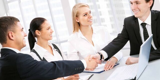 Liên hệ với các dịch vụ thuê call center để có những tổng đài viên chuyên nghiệp