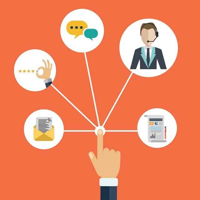 Thu thập thông tin khách hàng thường là nhờ từ các website và các trang mạng