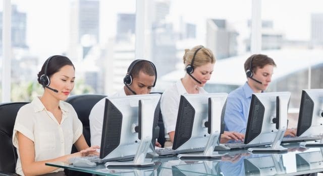 Một bộ phận dịch vụ khách hàng phụ thuộc nhiều hơn bất kỳ bộ phận nào khác vào lực lượng lao động chất lượng
